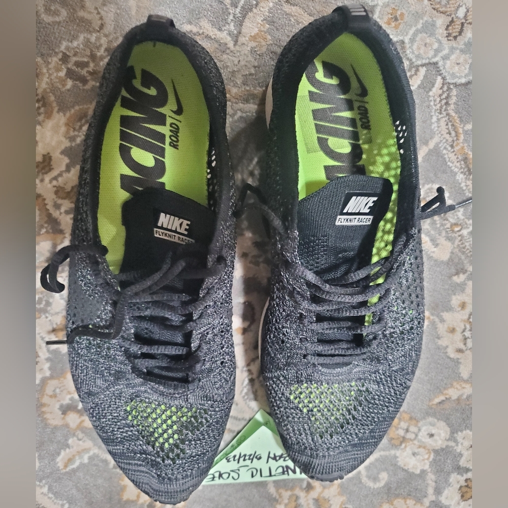 Nike Flyknit Racer Knit by Night sz 9